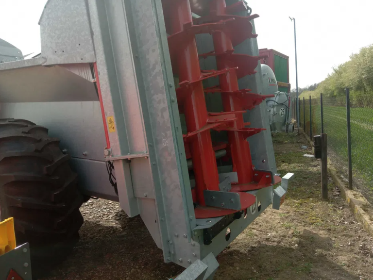 Rozrzutnik obornika Pichon MK 35