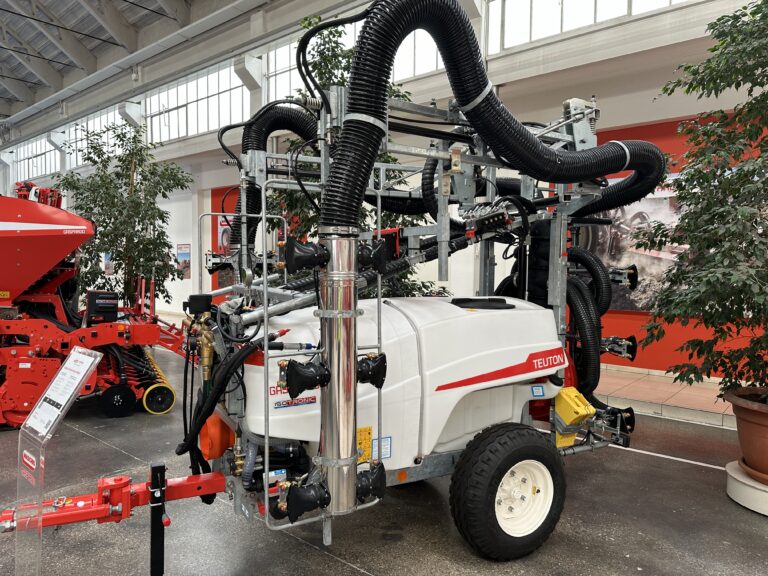 Zaczepiany opryskiwacz sadowniczy TURBO TEUTON FXF 2000