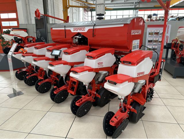 Siewnik do kukurydzy z technologią szybkiego siewu CHRONO 306